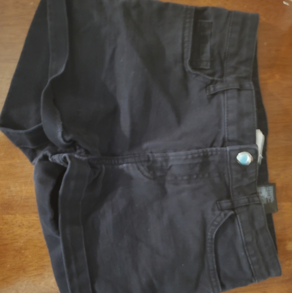 H&M Black Short-Shorts